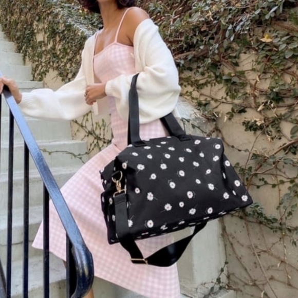 Alice + Olive Black Daisy Print Duffle Bag - Picture 2 of 6